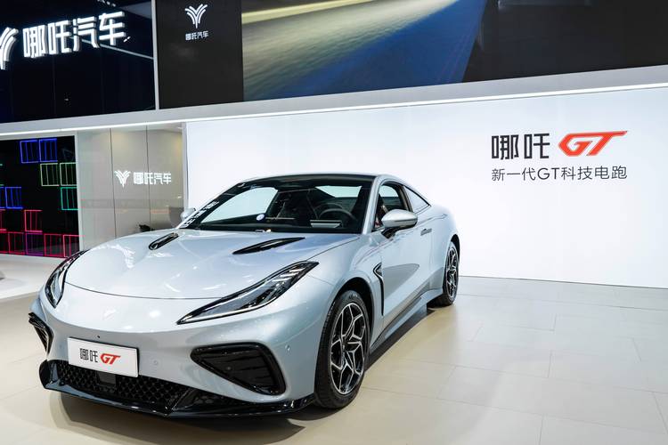 重庆潼南区元浪展企业管理咨询哪吒汽车在智能汽车领域的表现，领途汽车在新能源汽车市场中的影响力